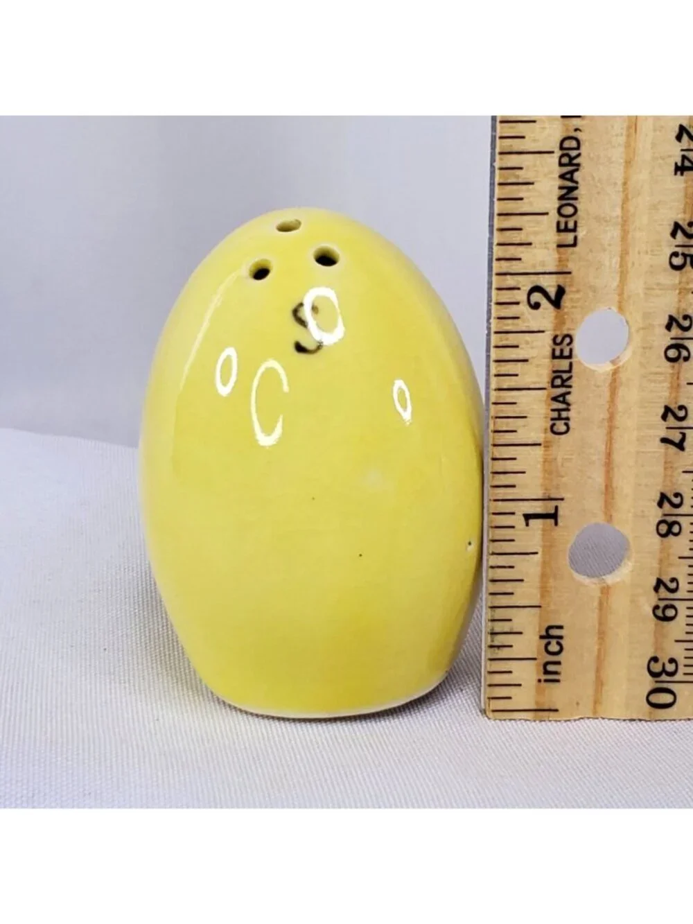 VTG Yellow Egg Ceramic Salt Shaker With Cork Stopper 2.25